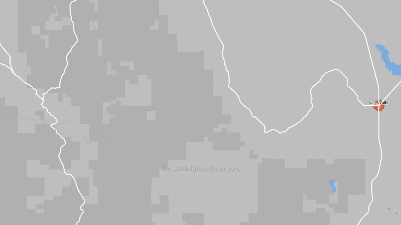 Walk Grade map of Lake County, OR, walkable areas in green and car-dependent areas in red