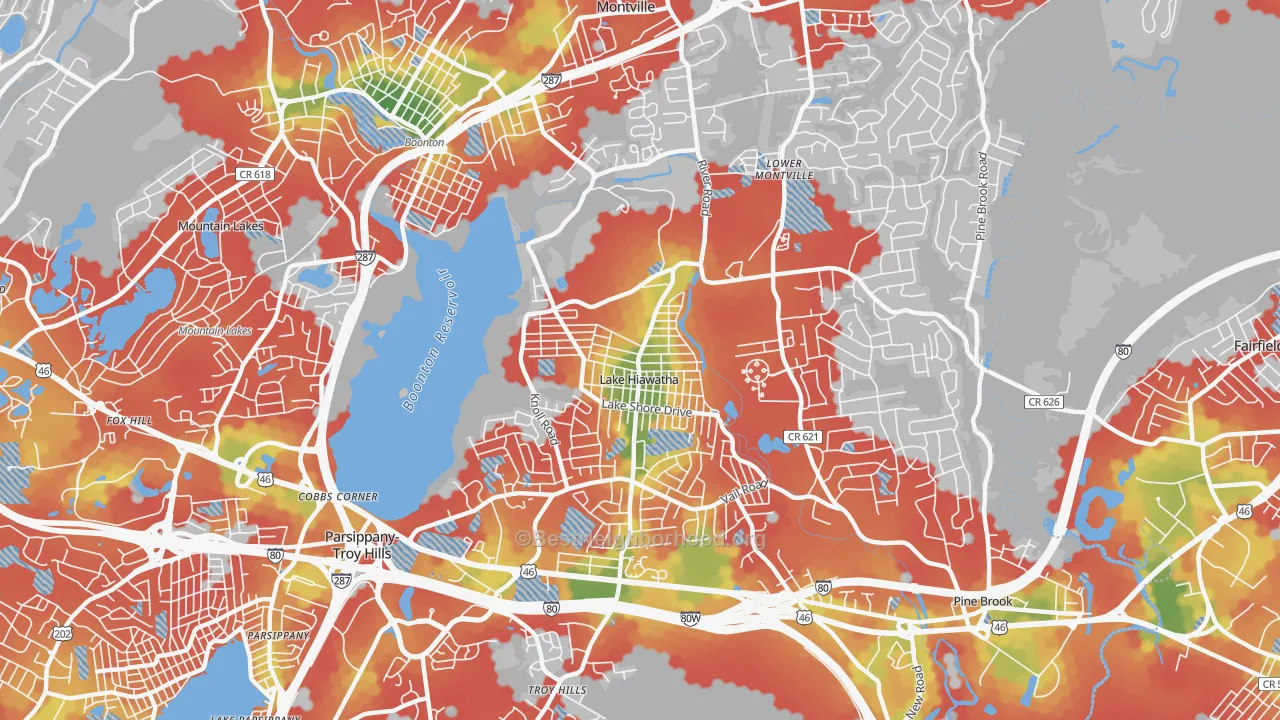 Walk Grade map of Lake Hiawatha, NJ, walkable areas in green and car-dependent areas in red
