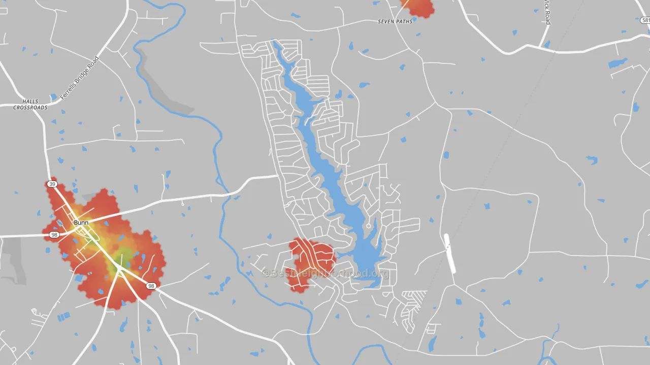 Walk Grade map of Lake Royale, NC, walkable areas in green and car-dependent areas in red