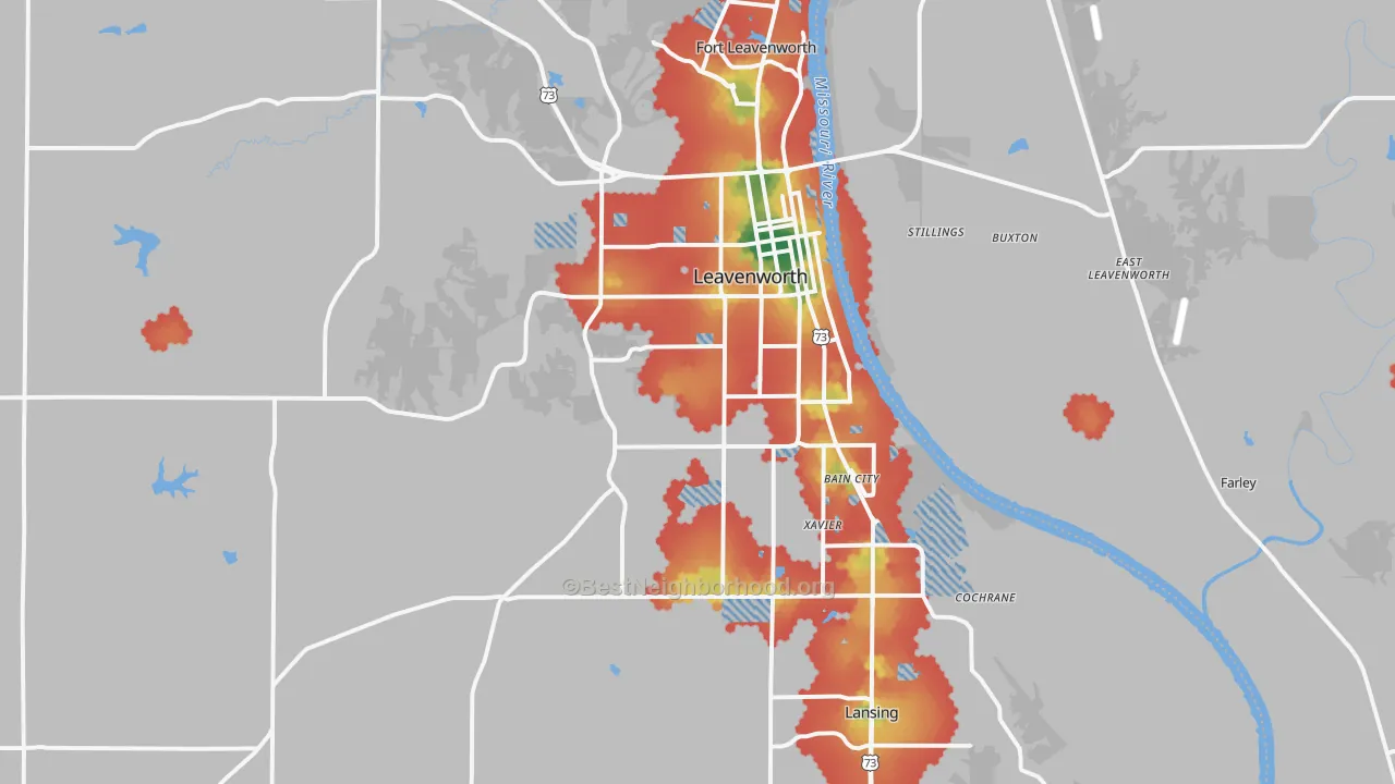 Walk Grade map of Leavenworth, KS, walkable areas in green and car-dependent areas in red