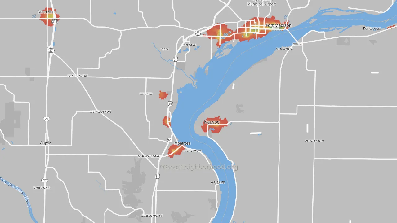 Walk Grade map of Lee County, IA, walkable areas in green and car-dependent areas in red