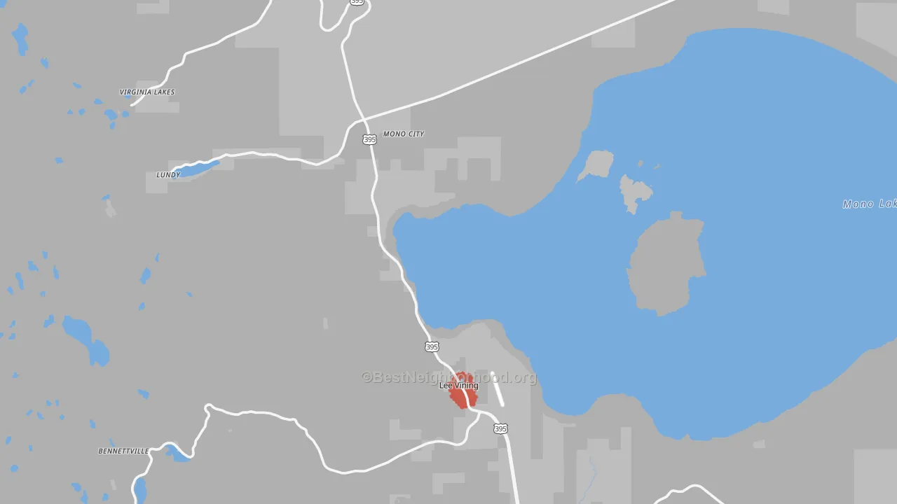 Walk Grade map of Lee Vining, CA, walkable areas in green and car-dependent areas in red