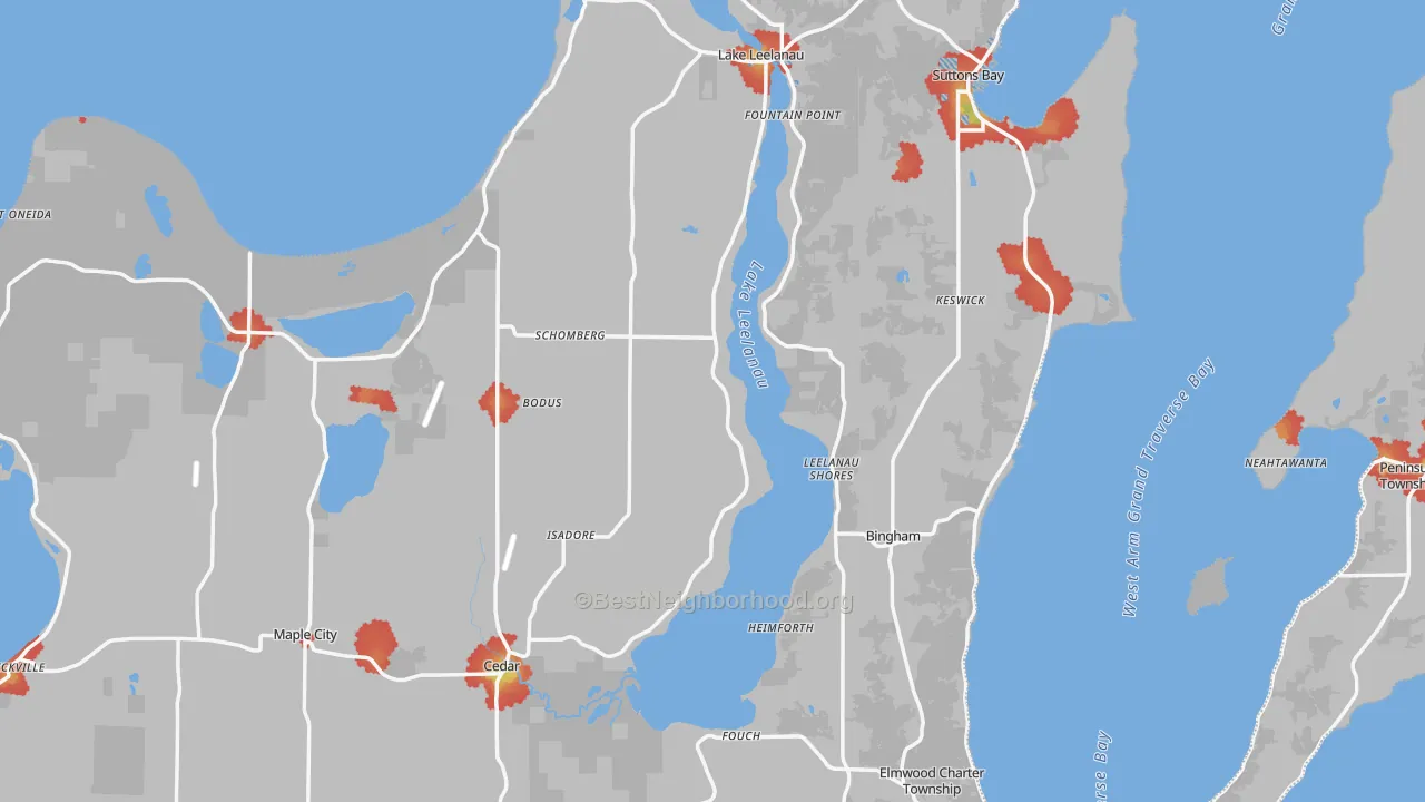Walk Grade map of Leelanau County, MI, walkable areas in green and car-dependent areas in red