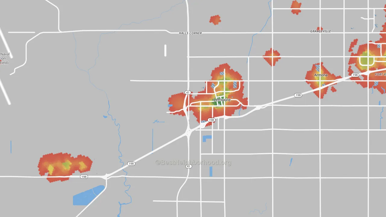 Walk Grade map of Lemoore, CA, walkable areas in green and car-dependent areas in red