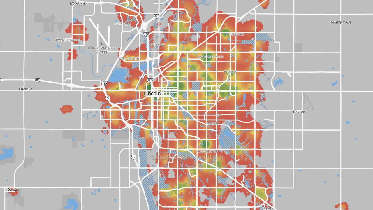 Walk Grade map of Lincoln, NE, walkable areas in green and car-dependent areas in red