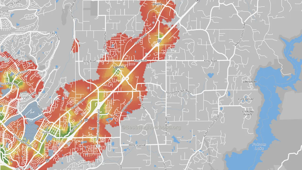 Walk Grade map of Loomis, CA, walkable areas in green and car-dependent areas in red