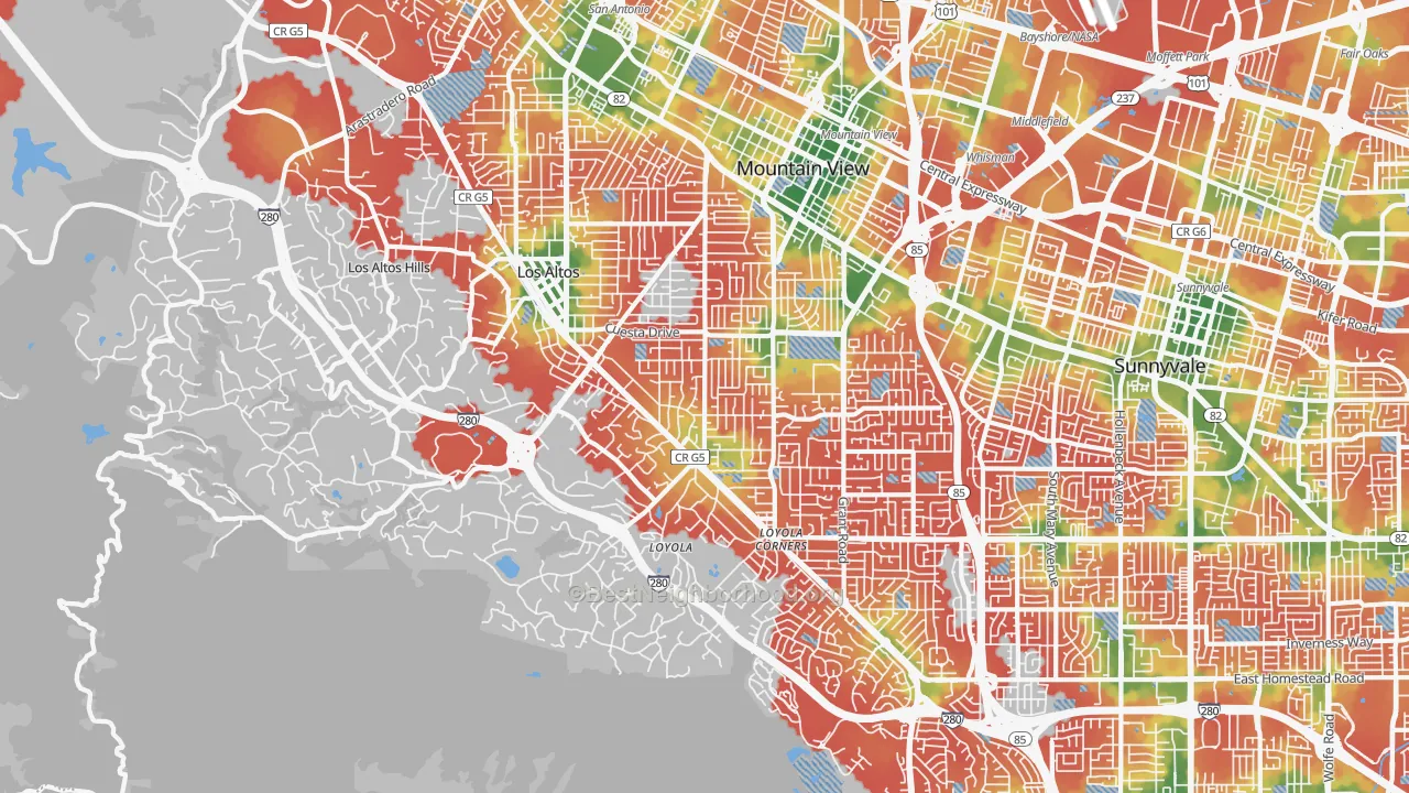 Walk Grade map of Los Altos, CA, walkable areas in green and car-dependent areas in red