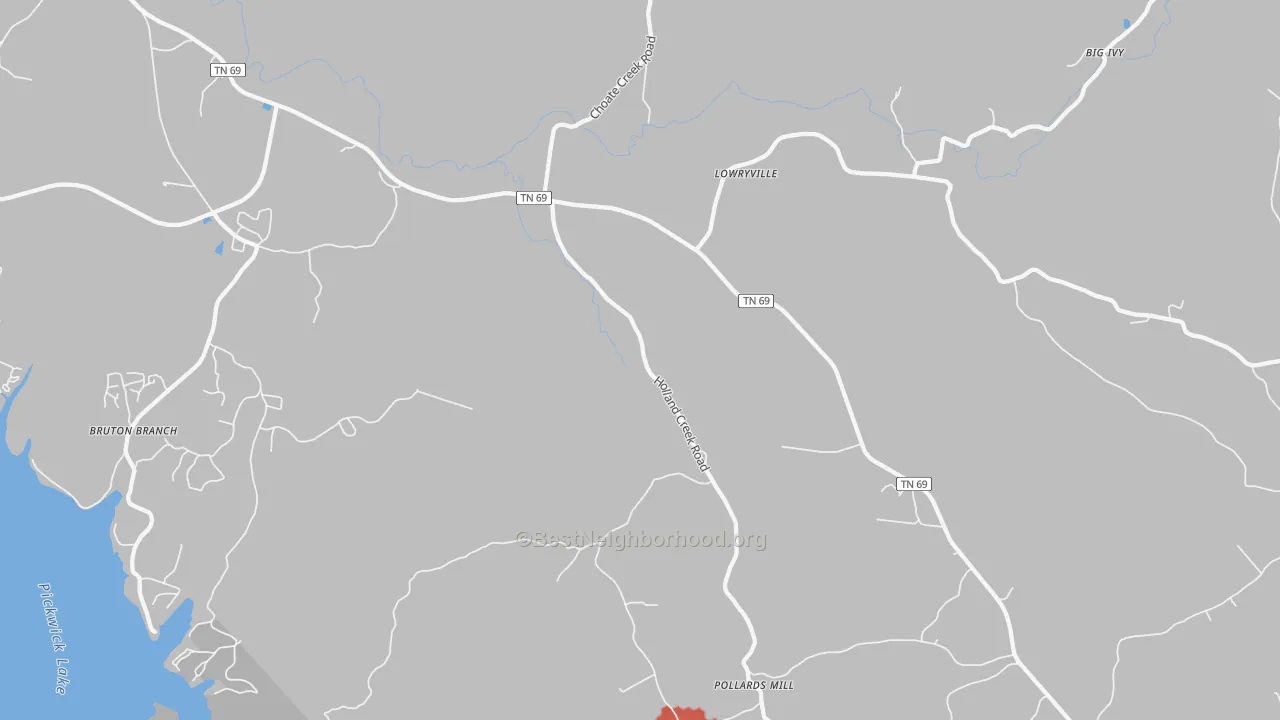 Walk Grade map of Lowryville, TN, walkable areas in green and car-dependent areas in red