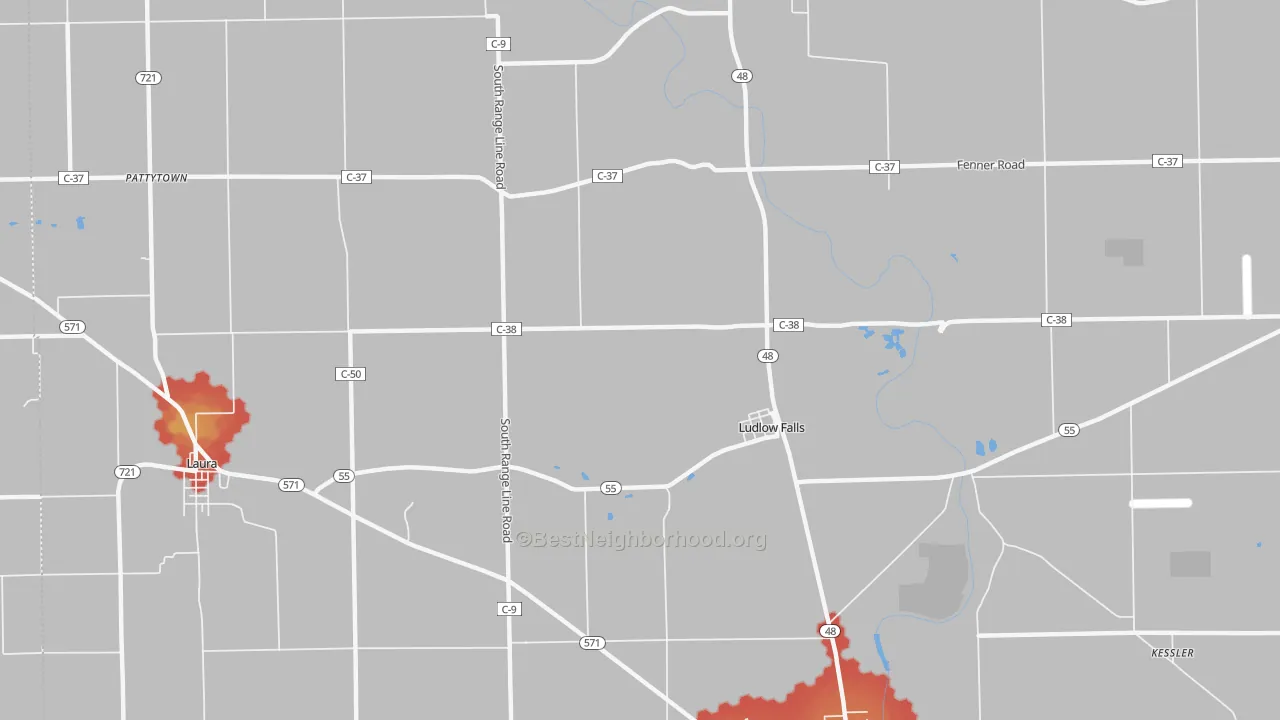 Walk Grade map of Ludlow Falls, OH, walkable areas in green and car-dependent areas in red
