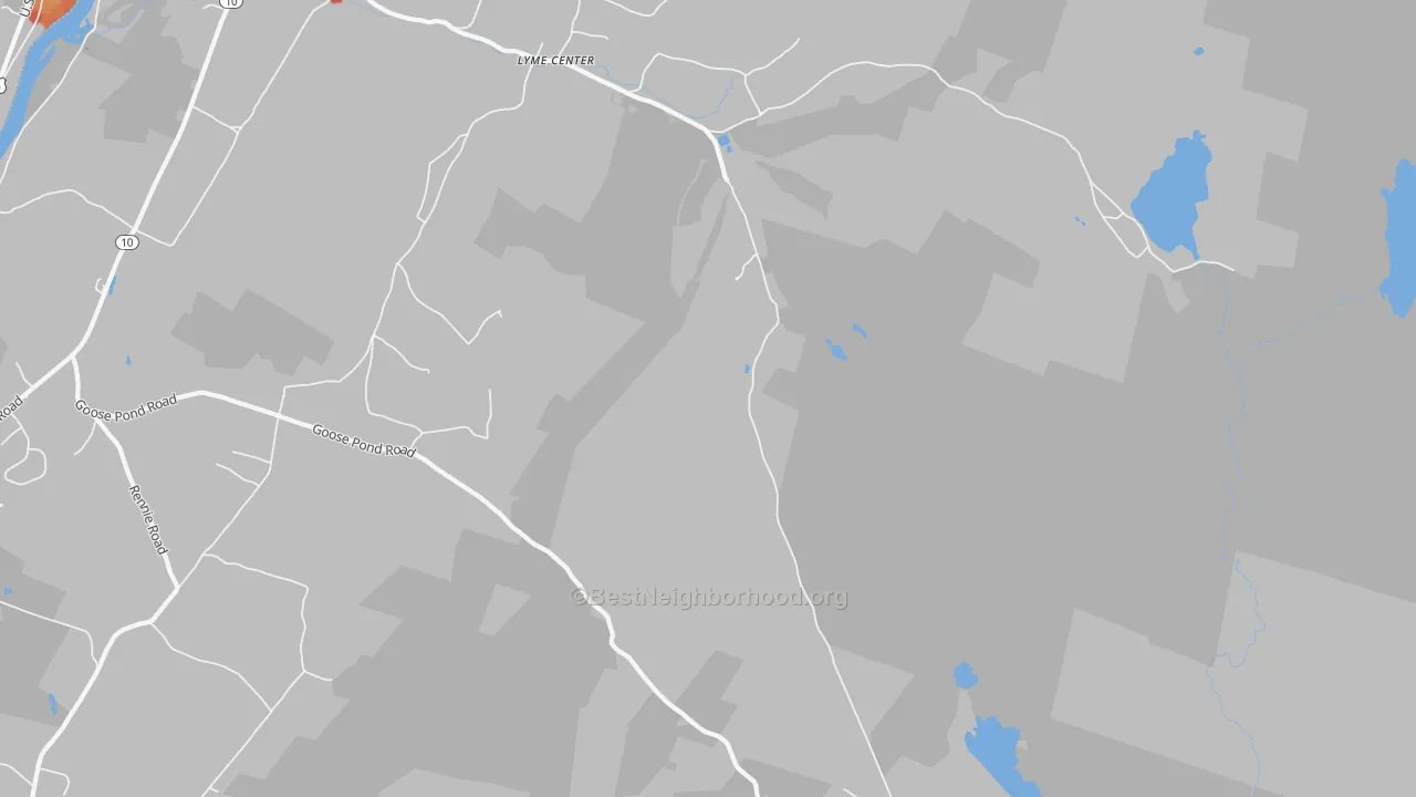 Walk Grade map of Lyme Center, NH, walkable areas in green and car-dependent areas in red