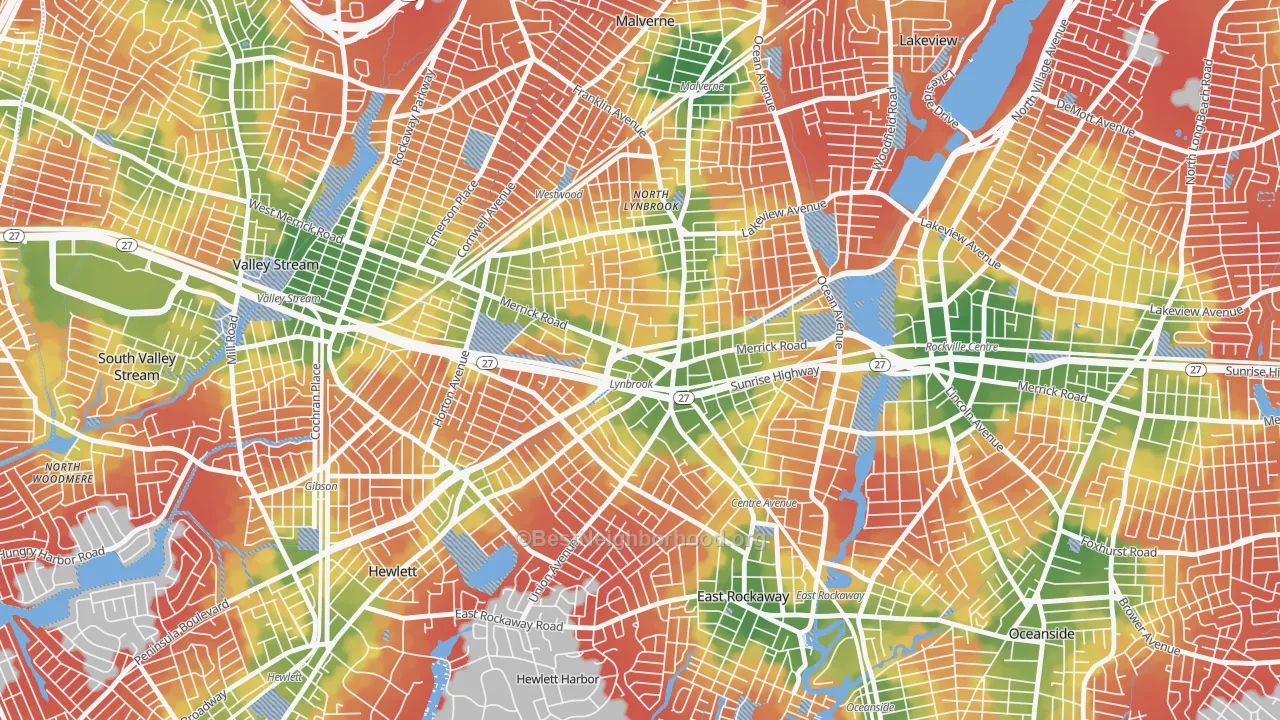 Walk Grade map of Lynbrook, NY, walkable areas in green and car-dependent areas in red