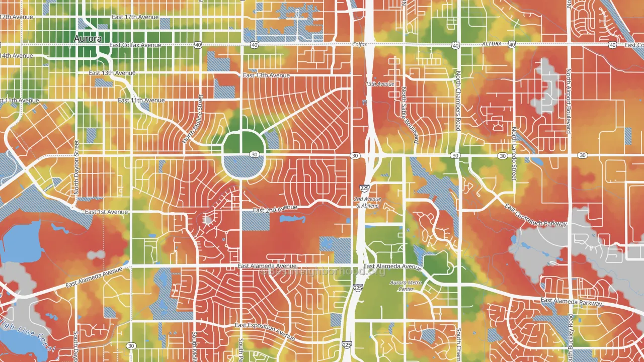 Walk Grade map of Lynn Knoll, Aurora, CO, walkable areas in green and car-dependent areas in red