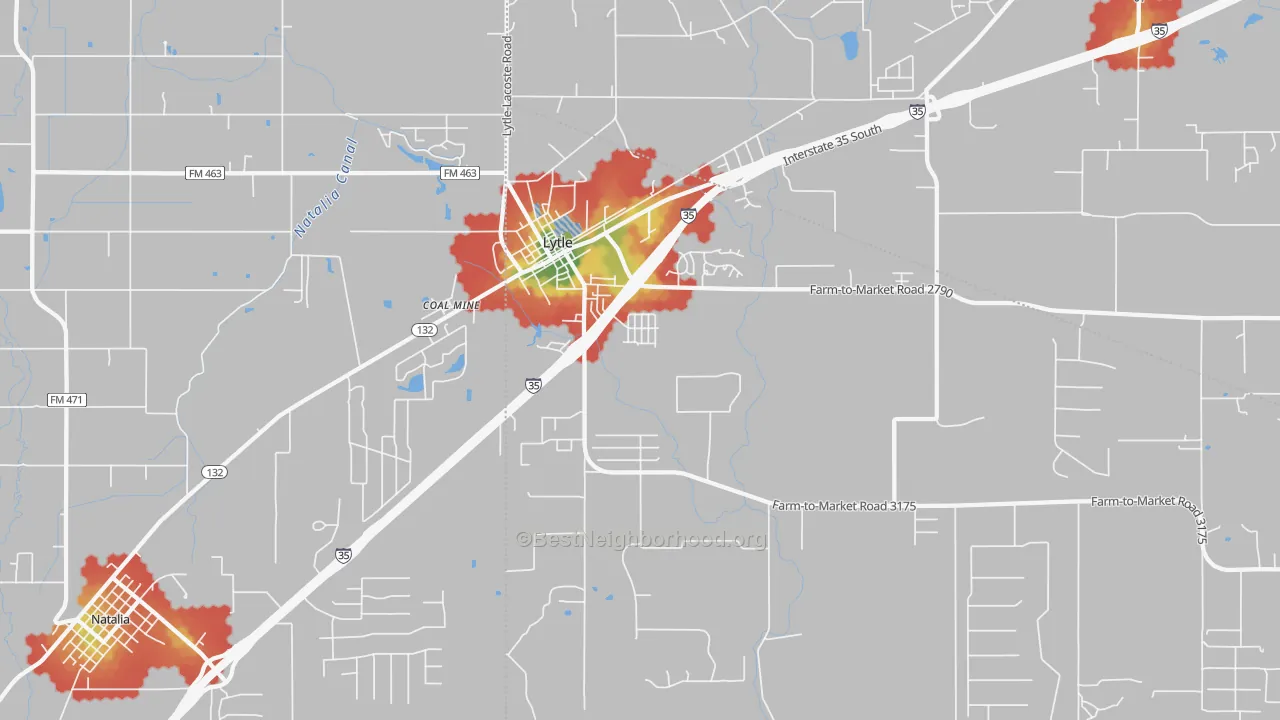 Walk Grade map of Lytle, TX, walkable areas in green and car-dependent areas in red