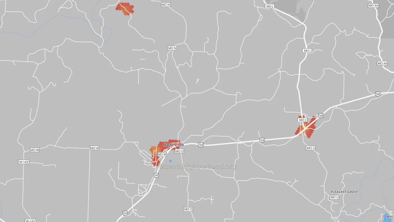 Walk Grade map of Macks Creek, MO, walkable areas in green and car-dependent areas in red