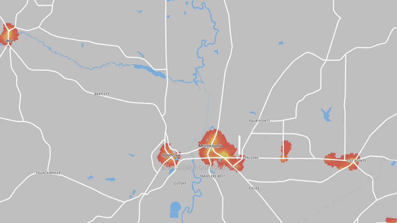 Walk Grade map of Macon County, GA, walkable areas in green and car-dependent areas in red