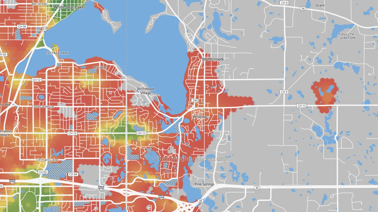 Walk Grade map of Mahtomedi, MN, walkable areas in green and car-dependent areas in red