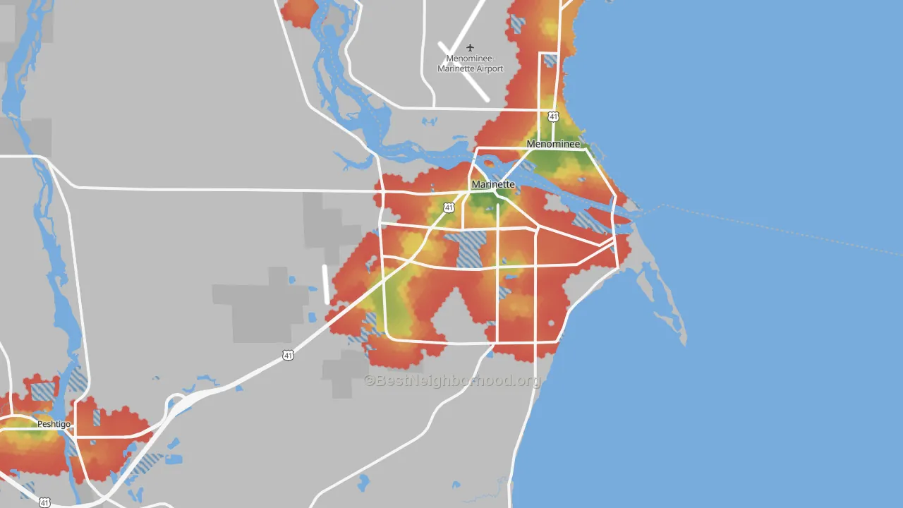 Walk Grade map of Marinette, WI, walkable areas in green and car-dependent areas in red