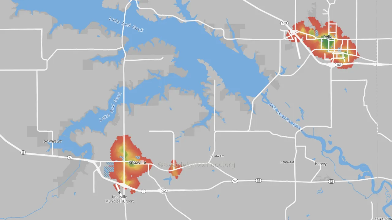 Walk Grade map of Marion County, IA, walkable areas in green and car-dependent areas in red