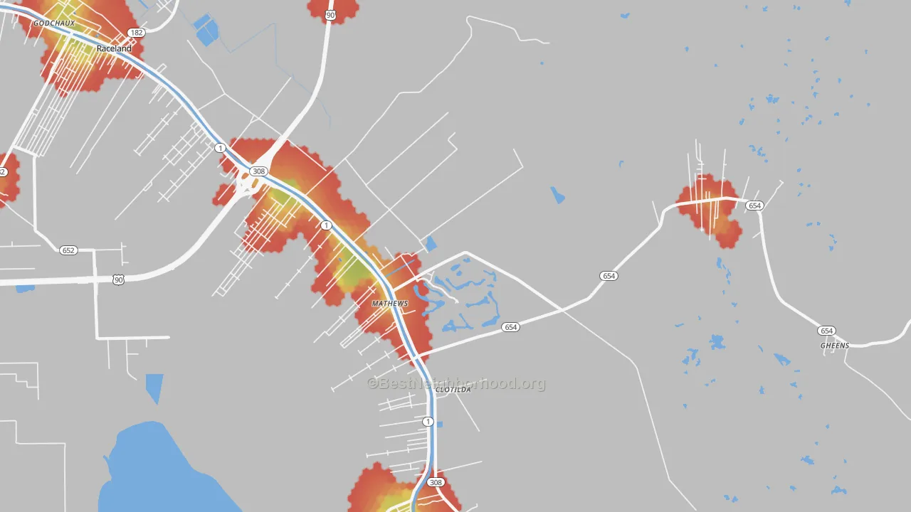 Walk Grade map of Mathews, LA, walkable areas in green and car-dependent areas in red