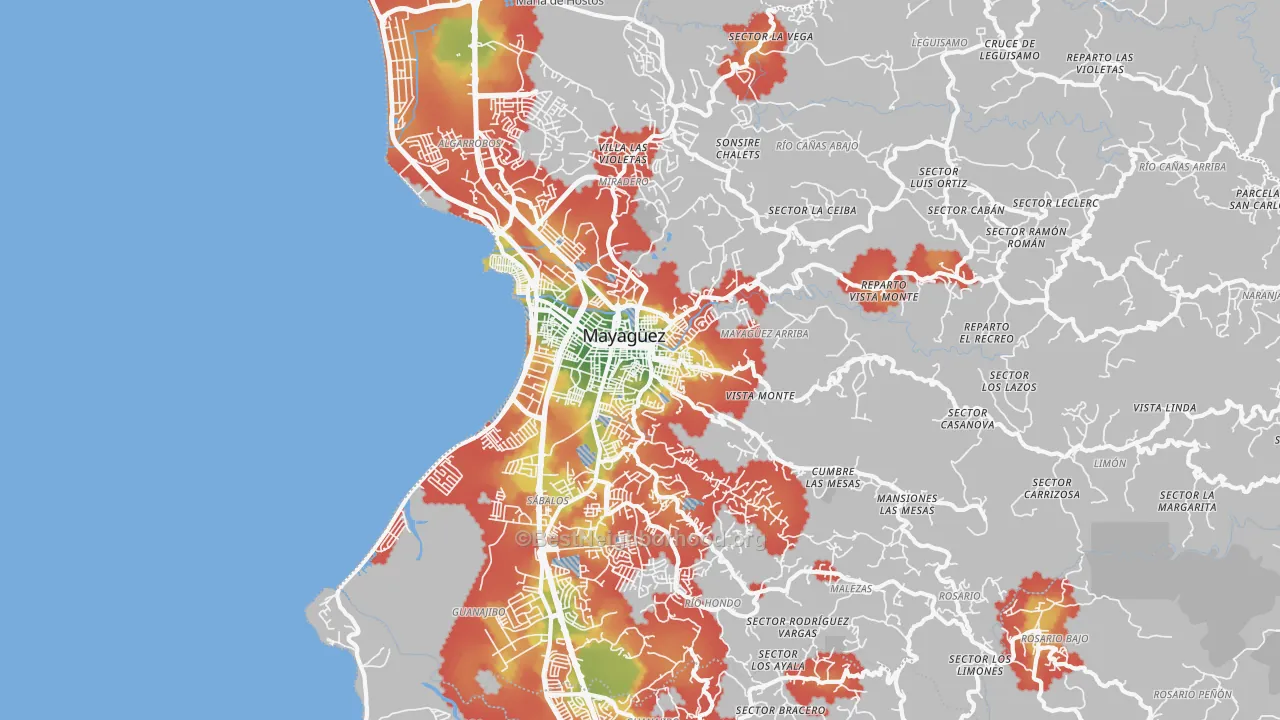 Walk Grade map of Mayaguez, PR, walkable areas in green and car-dependent areas in red