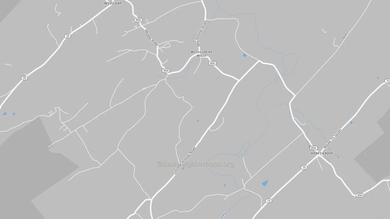 Walk Grade map of McCullochs Mills, PA, walkable areas in green and car-dependent areas in red
