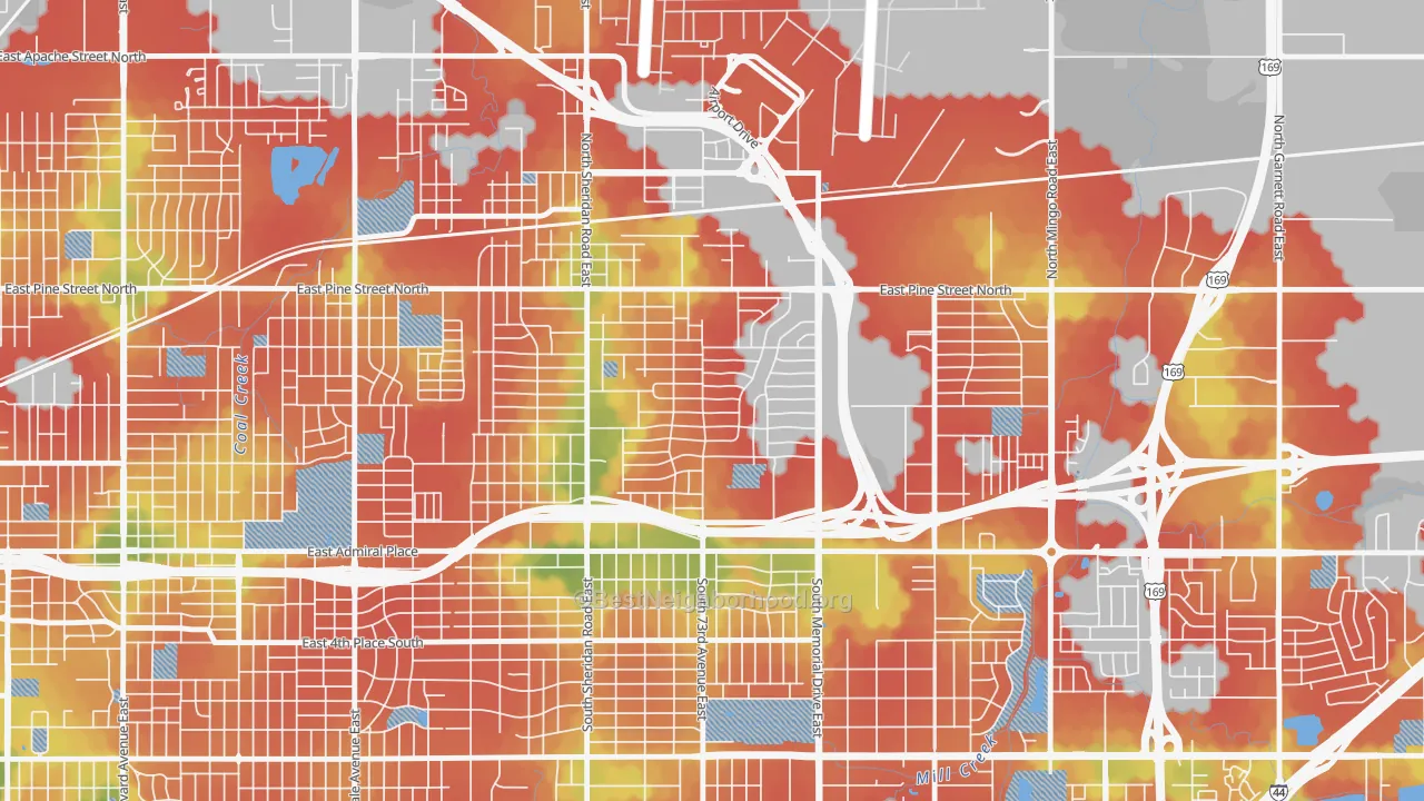 Walk Grade map of McKinley Mitchell, Tulsa, OK, walkable areas in green and car-dependent areas in red