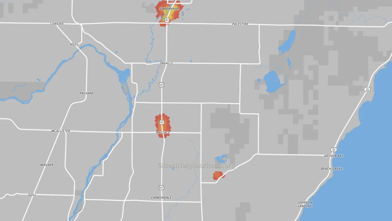 Walk Grade map of Menominee County, MI, walkable areas in green and car-dependent areas in red