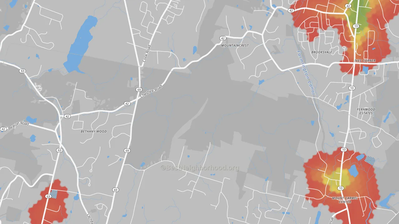 Walk Grade map of Millbrook, CT, walkable areas in green and car-dependent areas in red