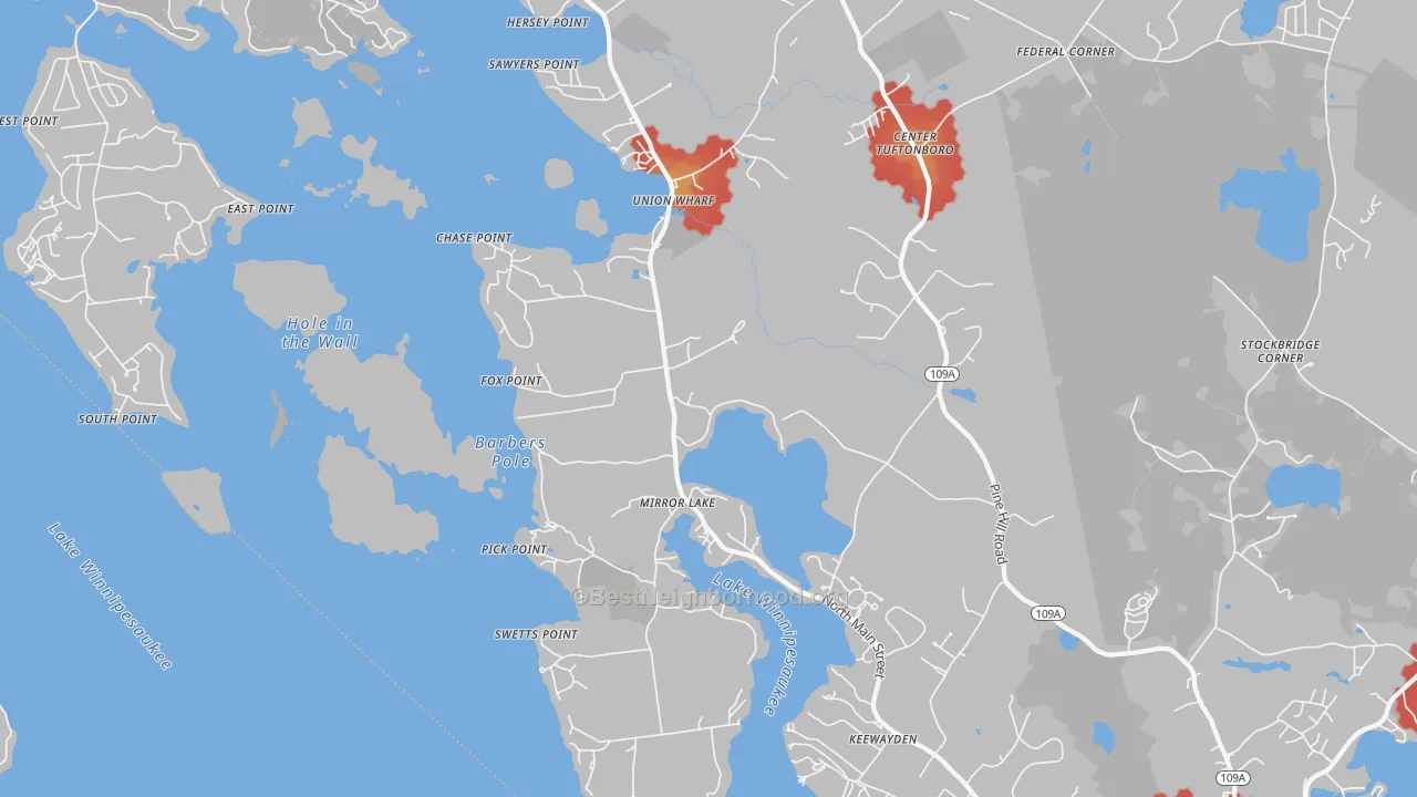 Walk Grade map of Mirror Lake, NH, walkable areas in green and car-dependent areas in red