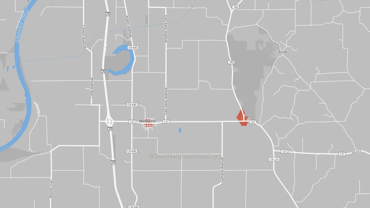 Walk Grade map of Mondamin, IA, walkable areas in green and car-dependent areas in red