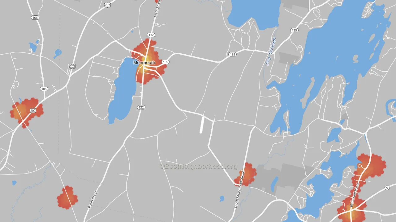 Walk Grade map of Monmouth, ME, walkable areas in green and car-dependent areas in red
