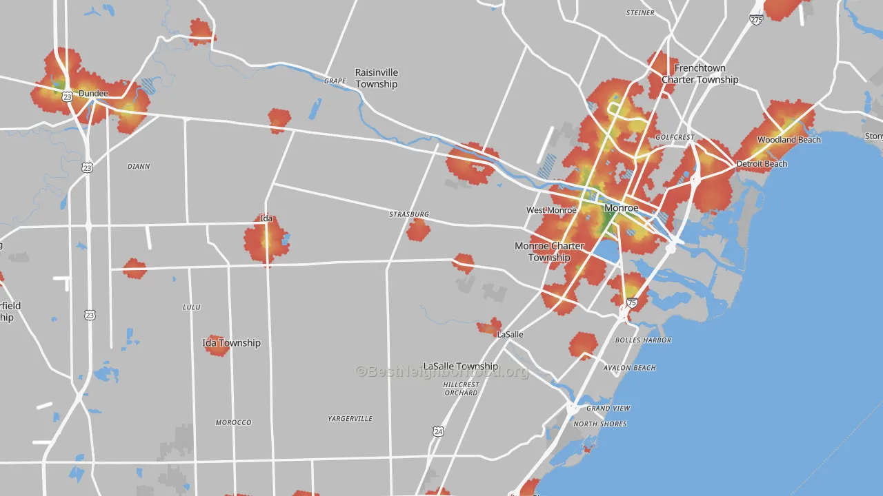 Walk Grade map of Monroe County, MI, walkable areas in green and car-dependent areas in red