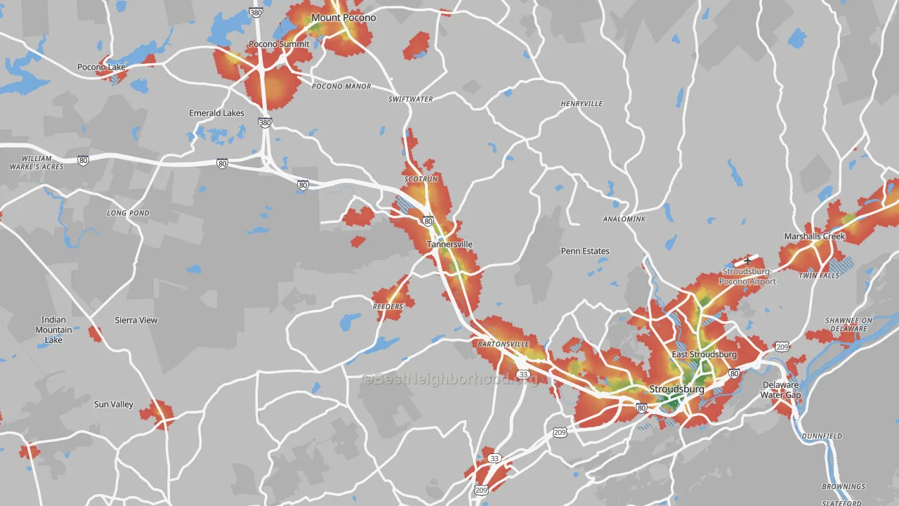Walk Grade map of Monroe County, PA, walkable areas in green and car-dependent areas in red