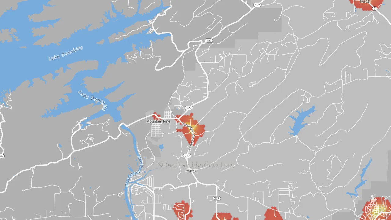 Walk Grade map of Mountain Pine, AR, walkable areas in green and car-dependent areas in red