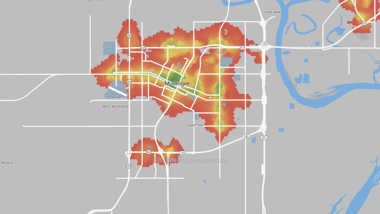Walk Grade map of Muskogee, OK, walkable areas in green and car-dependent areas in red