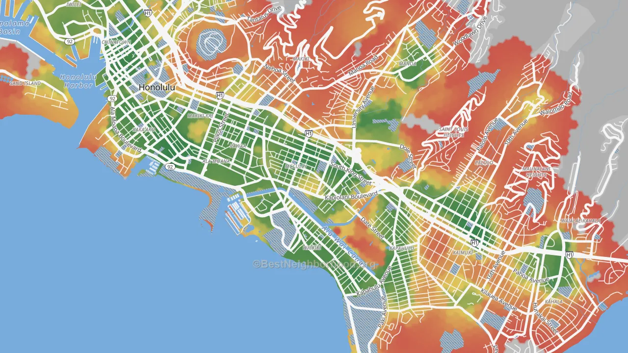Walk Grade map of Mxcully-Moiliili, Honolulu, HI, walkable areas in green and car-dependent areas in red