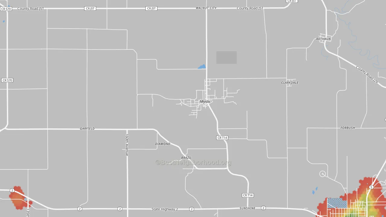 Walk Grade map of Mystic, IA, walkable areas in green and car-dependent areas in red