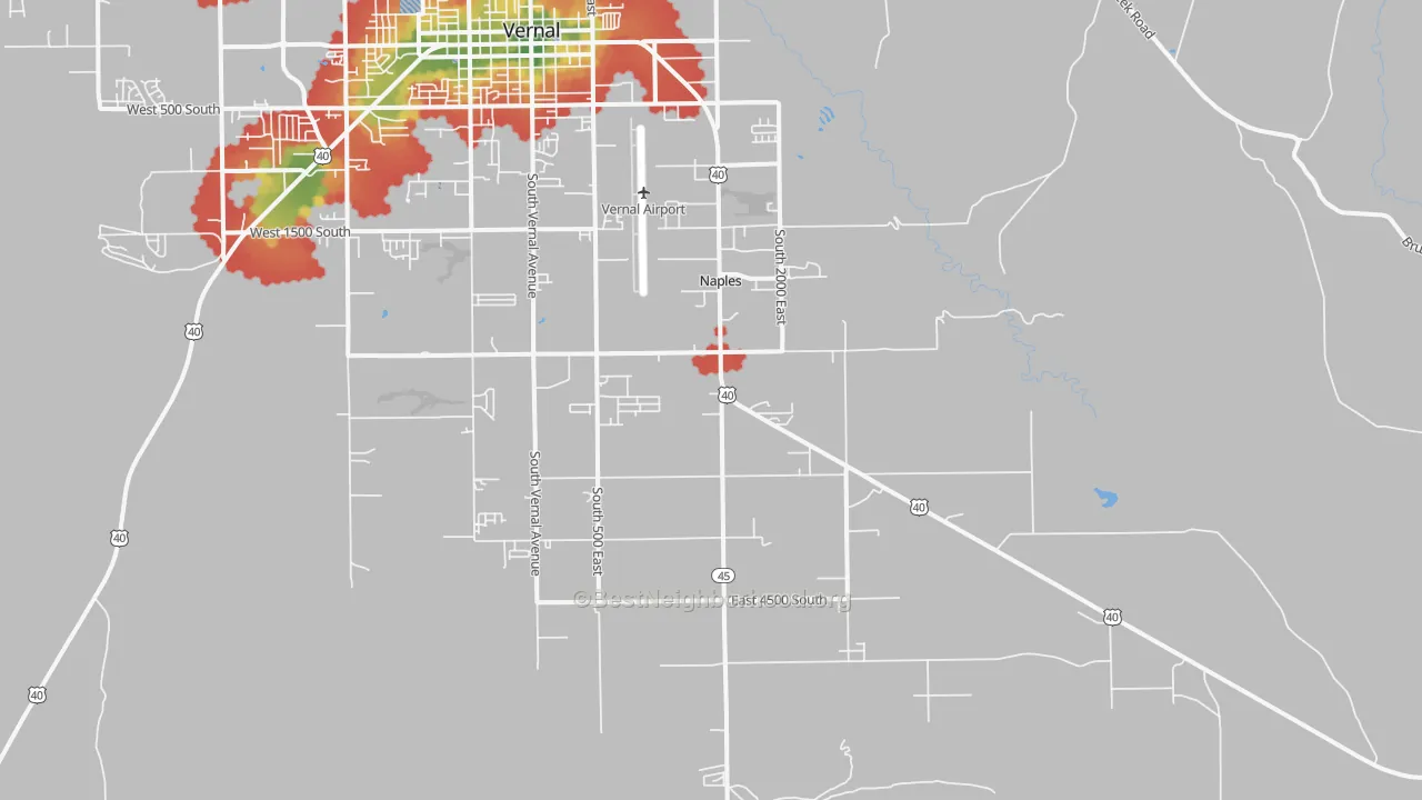 Walk Grade map of Naples, UT, walkable areas in green and car-dependent areas in red