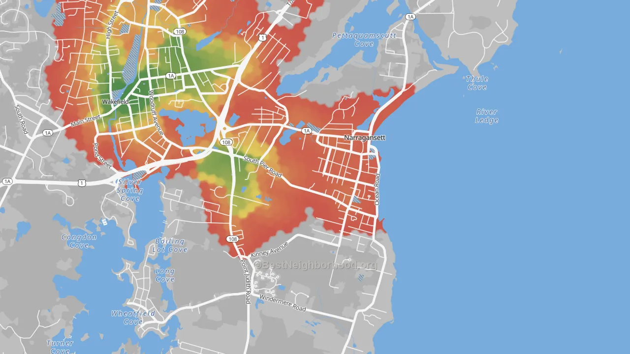 Walk Grade map of Narragansett Pier, RI, walkable areas in green and car-dependent areas in red