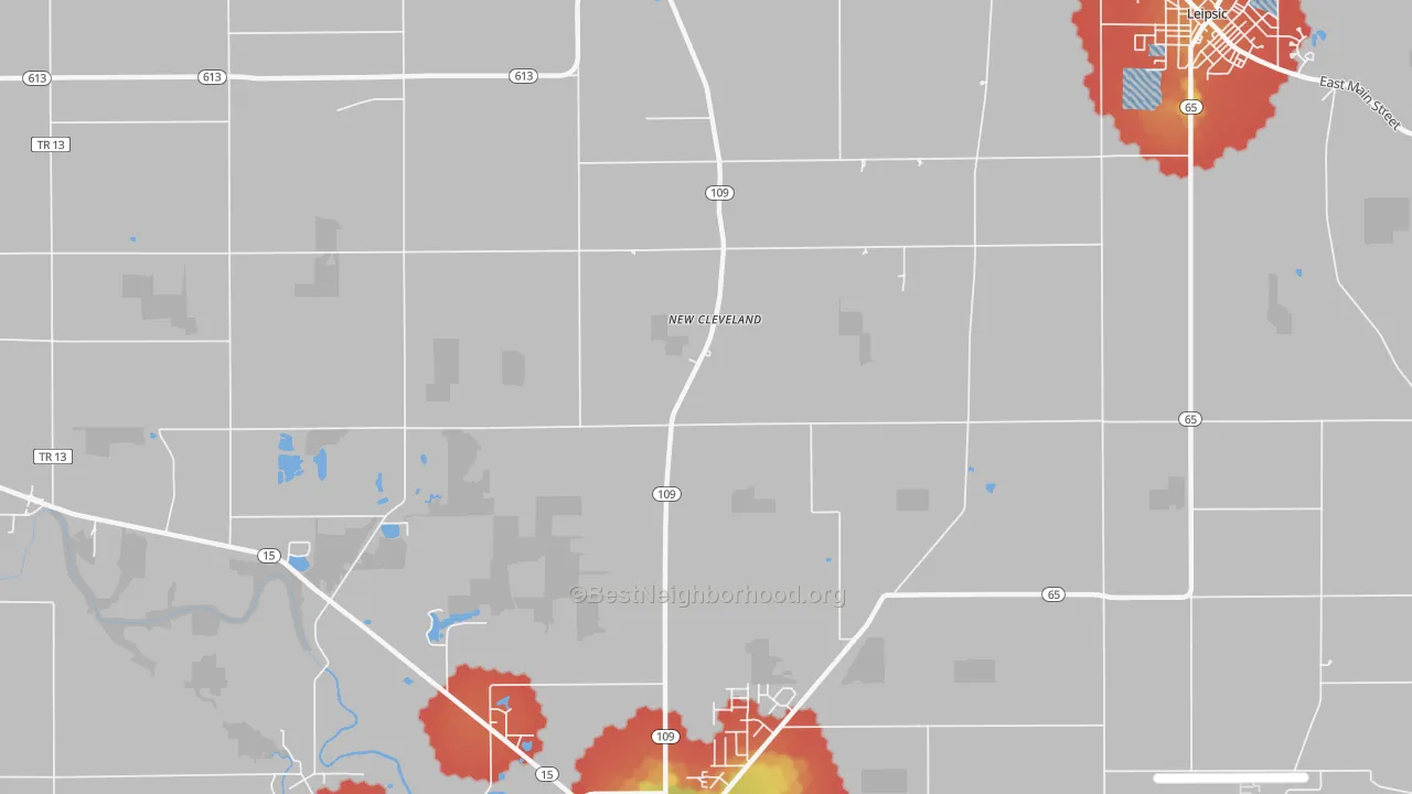 Walk Grade map of New Cleveland, OH, walkable areas in green and car-dependent areas in red