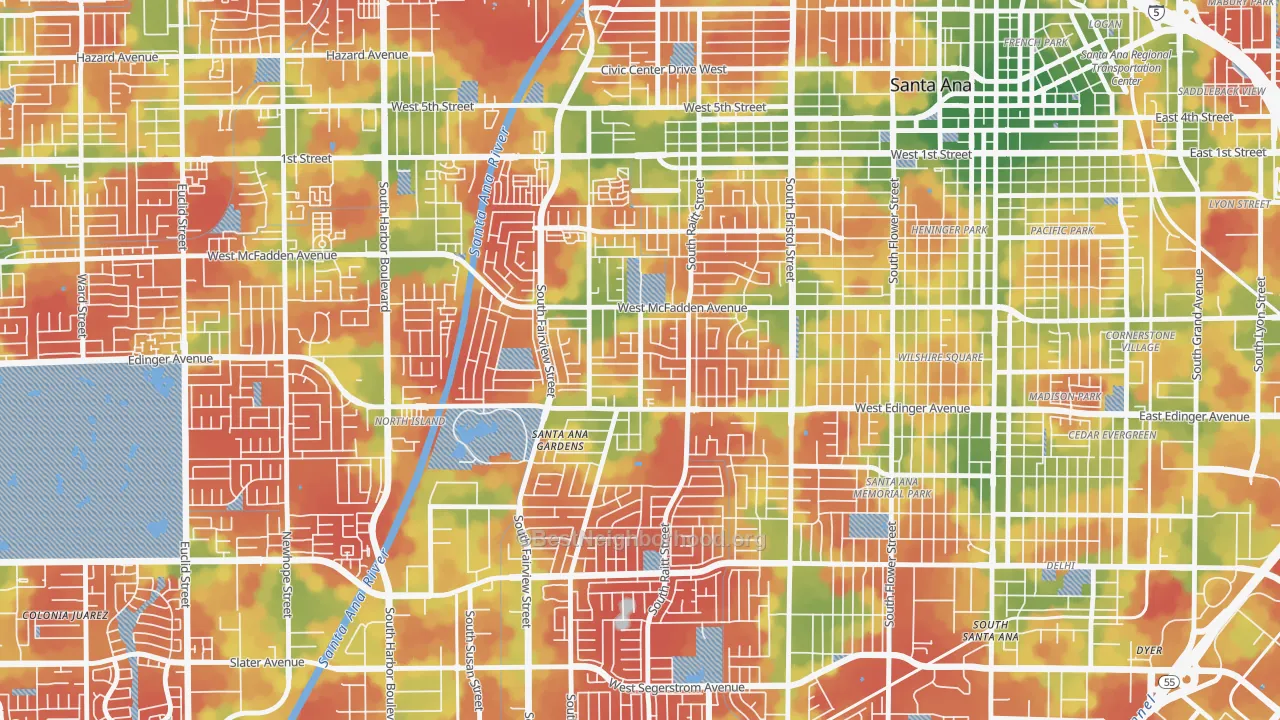 Walk Grade map of New Horizons, Santa Ana, CA, walkable areas in green and car-dependent areas in red