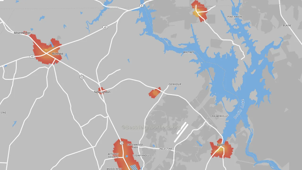 Walk Grade map of New London, NC, walkable areas in green and car-dependent areas in red