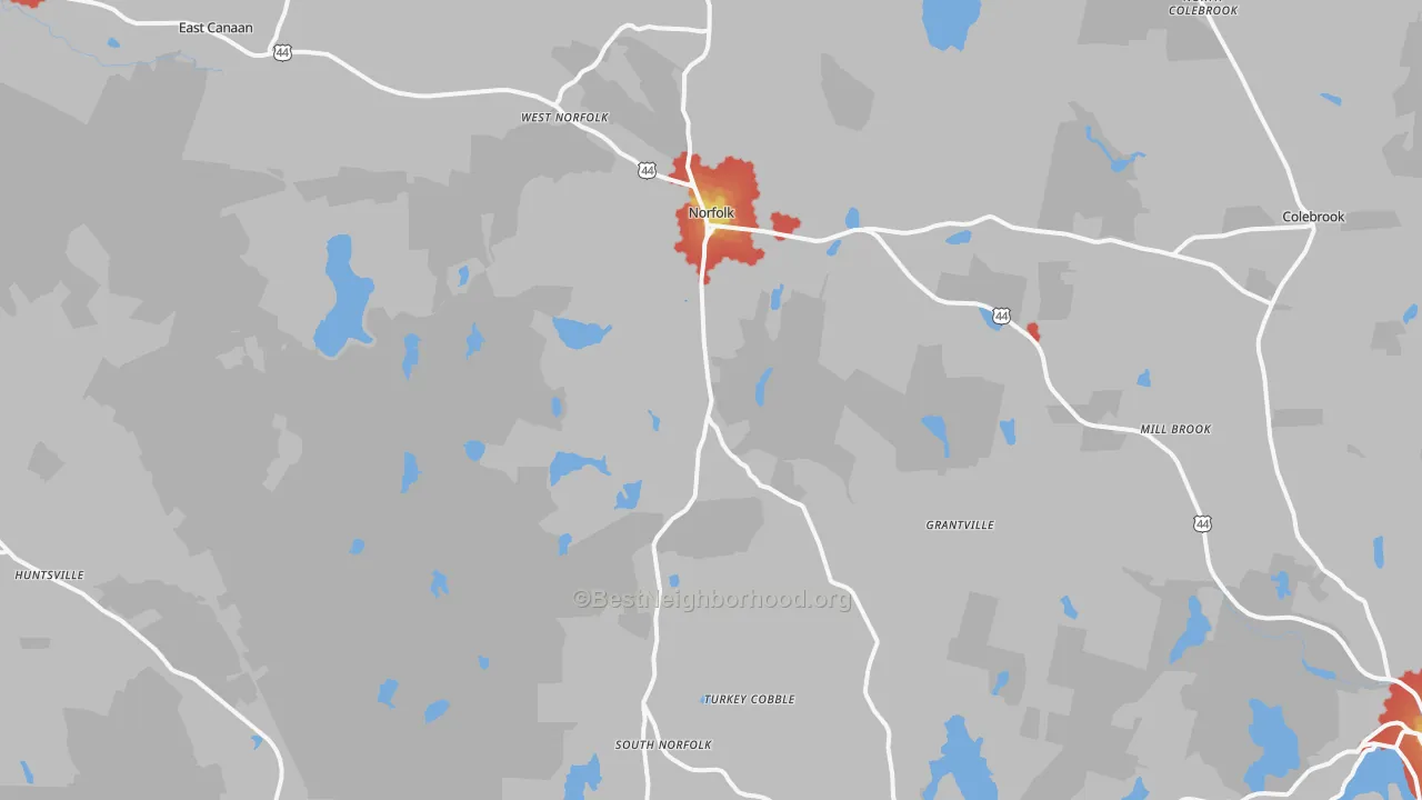 Walk Grade map of Norfolk, CT, walkable areas in green and car-dependent areas in red