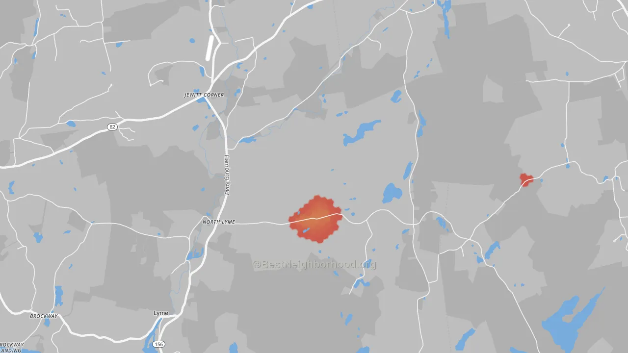 Walk Grade map of North Lyme, CT, walkable areas in green and car-dependent areas in red