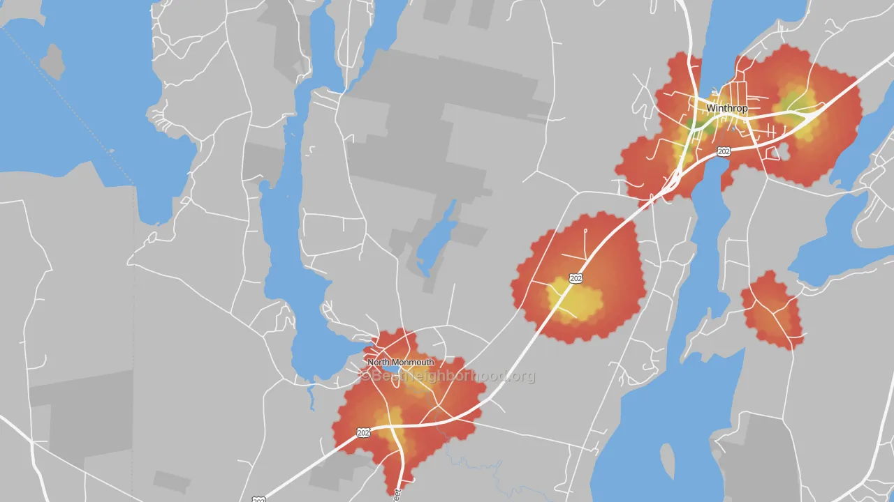 Walk Grade map of North Monmouth, ME, walkable areas in green and car-dependent areas in red