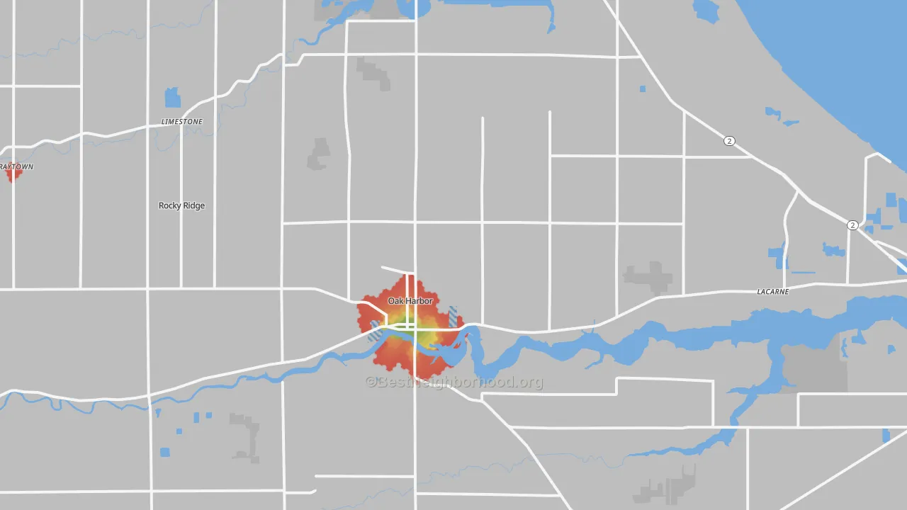 Walk Grade map of Oak Harbor, OH, walkable areas in green and car-dependent areas in red