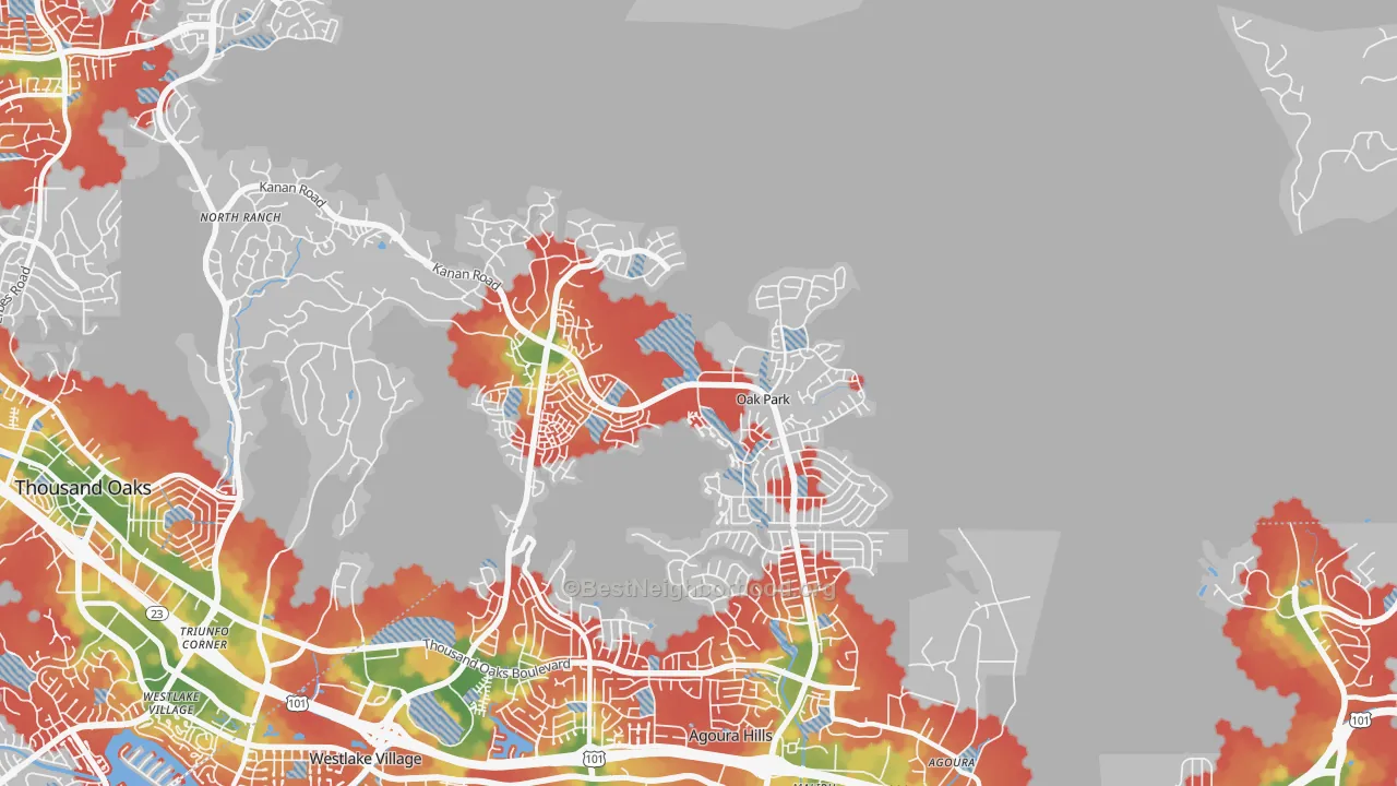Walk Grade map of Oak Park, CA, walkable areas in green and car-dependent areas in red