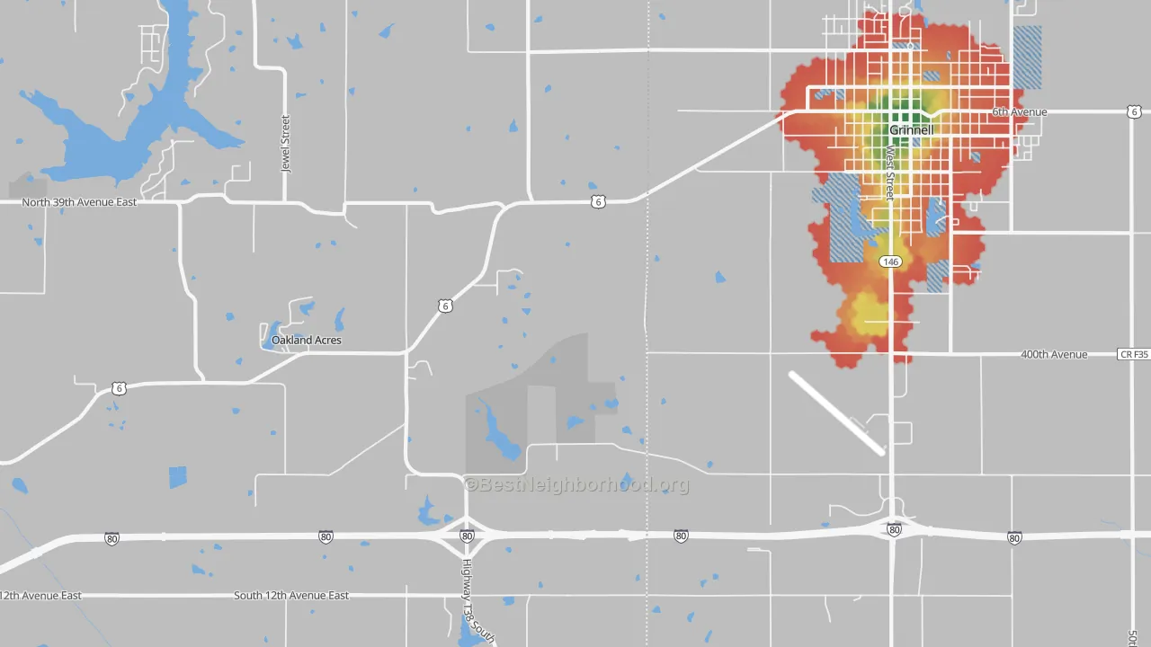 Walk Grade map of Oakland Acres, IA, walkable areas in green and car-dependent areas in red