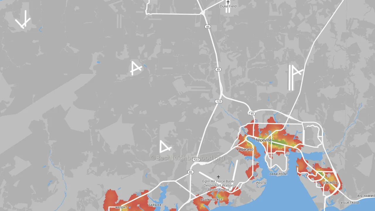Walk Grade map of Okaloosa County, FL, walkable areas in green and car-dependent areas in red