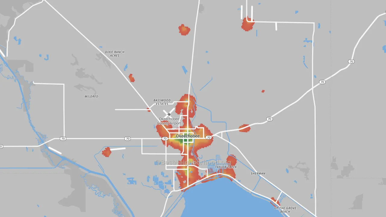 Walk Grade map of Okeechobee County, FL, walkable areas in green and car-dependent areas in red